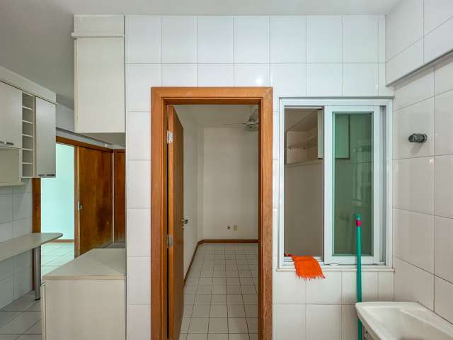 Apartamento no Corredor da Vitória com 2 suítes e 6 vagas de garagem soltas, 93m² à venda por R$ 1.300.000,00