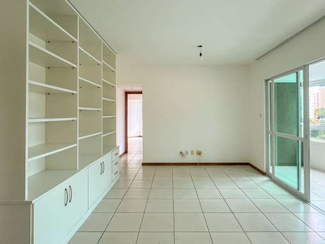 Apartamento no Corredor da Vitória com 2 suítes e 6 vagas de garagem soltas, 93m² à venda por R$ 1.300.000,00