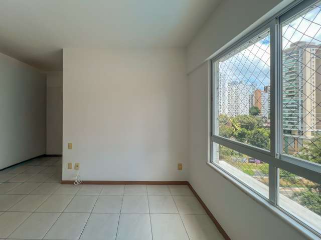 Apartamento no Corredor da Vitória com 2 suítes e 6 vagas de garagem soltas, 93m² à venda por R$ 1.300.000,00