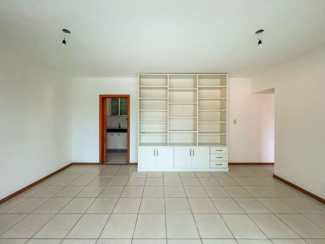 Apartamento no Corredor da Vitória com 2 suítes e 6 vagas de garagem soltas, 93m² à venda por R$ 1.300.000,00