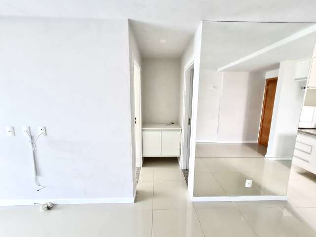 Apartamento no Caminho das Árvores com 1 suíte, 52m² à venda por R$ 700.000,00