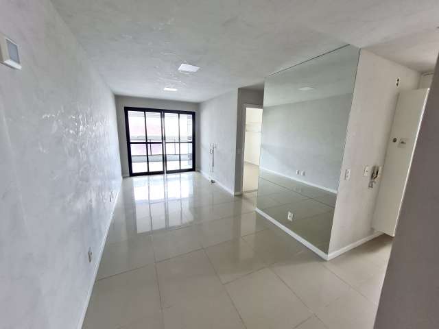 Apartamento no Caminho das Árvores com 1 suíte, 52m² à venda por R$ 700.000,00