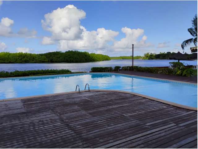 Apartamento em Monte Gordo com 2 quartos sendo 1 suíte, 69m² à venda por R$ 450.000,00