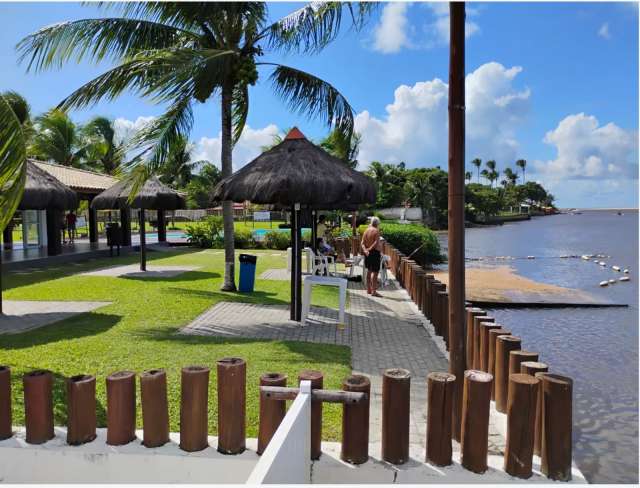 Apartamento em Monte Gordo com 2 quartos sendo 1 suíte, 69m² à venda por R$ 450.000,00