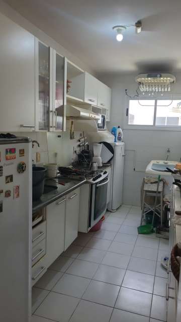 Apartamento em Monte Gordo com 2 quartos sendo 1 suíte, 69m² à venda por R$ 450.000,00