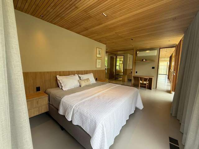 Casa em Praia do Forte PORTEIRA FECHADA com 6 suítes, 420m² à venda por R$ 15.000.000,00