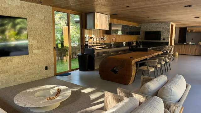 Casa em Praia do Forte PORTEIRA FECHADA com 6 suítes, 420m² à venda por R$ 15.000.000,00