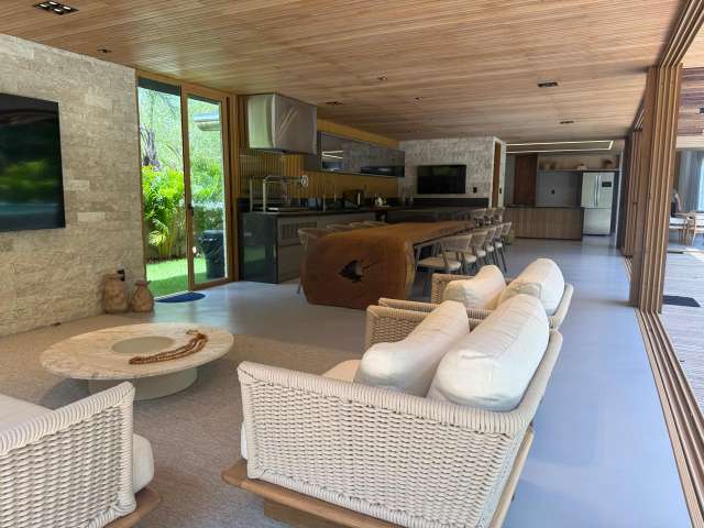 Casa em Praia do Forte PORTEIRA FECHADA com 6 suítes, 420m² à venda por R$ 15.000.000,00