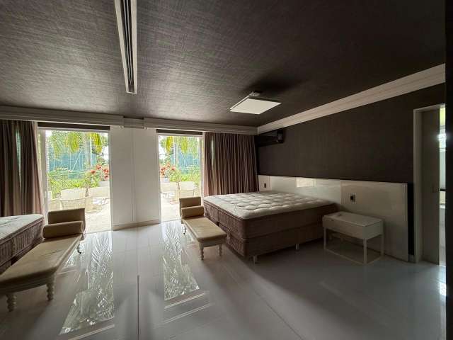 Casa em Lauro de Freitas com 4 suítes, 382m² à venda por R$ 8.800.000,00
