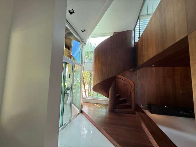 Casa em Lauro de Freitas com 4 suítes, 382m² à venda por R$ 8.800.000,00