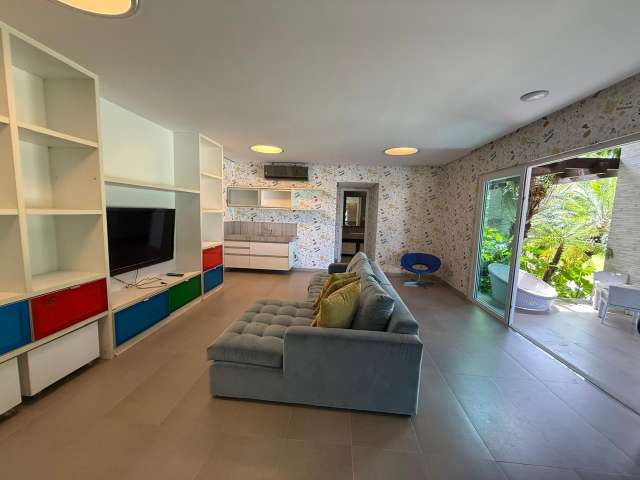 Casa em Lauro de Freitas com 4 suítes, 382m² à venda por R$ 8.800.000,00