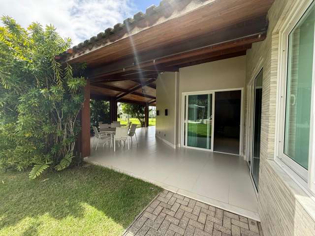 Casa em Lauro de Freitas com 4 suítes, 382m² à venda por R$ 8.800.000,00