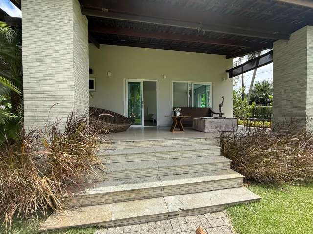 Casa em Lauro de Freitas com 4 suítes, 382m² à venda por R$ 8.800.000,00