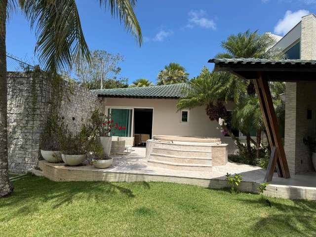 Casa em Lauro de Freitas com 4 suítes, 382m² à venda por R$ 8.800.000,00