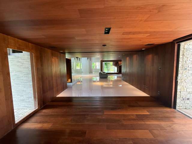 Casa em Lauro de Freitas com 4 suítes, 382m² à venda por R$ 8.800.000,00