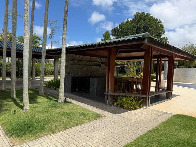 Casa em Lauro de Freitas com 4 suítes, 382m² à venda por R$ 8.800.000,00