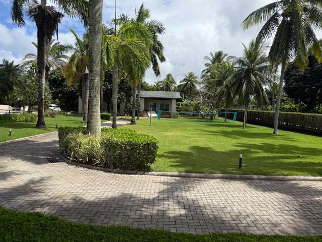 Casa em Lauro de Freitas com 4 suítes, 382m² à venda por R$ 8.800.000,00