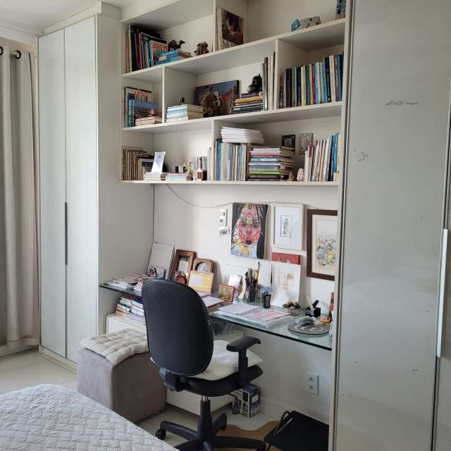 Apartamento em Amaralina com 2 quartos sendo 1 suíte, 130m² à venda por R$ 450.000,00