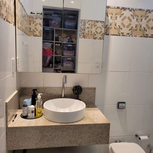 Apartamento em Amaralina com 2 quartos sendo 1 suíte, 130m² à venda por R$ 450.000,00