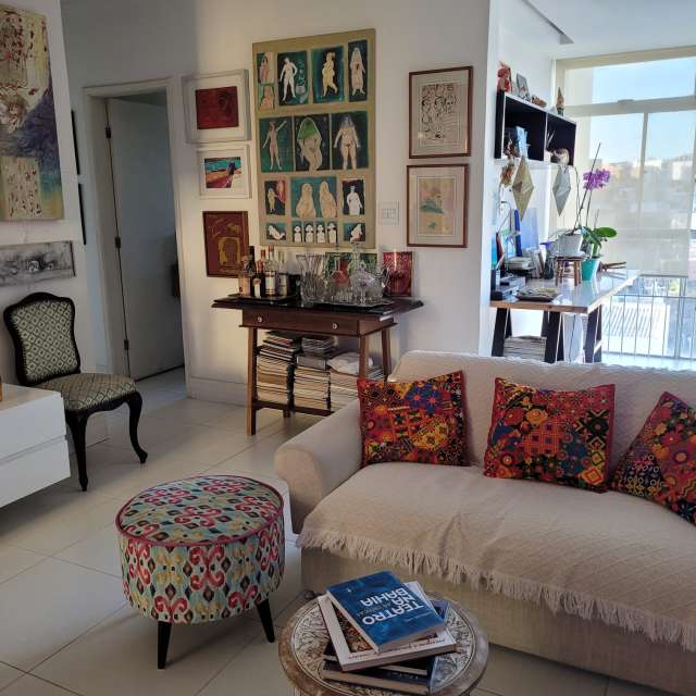 Apartamento em Amaralina com 2 quartos sendo 1 suíte, 130m² à venda por R$ 450.000,00