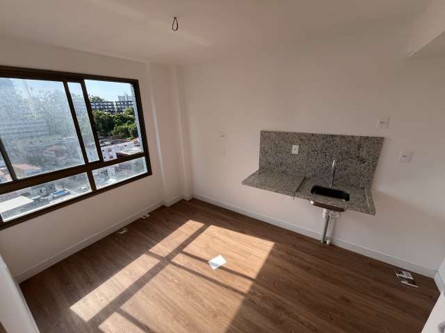 Apartamento na Barra com  1 suíte, 27m² à venda por R$ 590.000,00