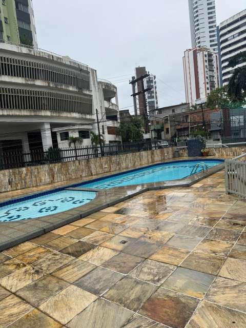 Apartamento com 3 quartos e 3 suítes, 179,00 m² para alugar por R$ 9.000,00 - jardim Apipema, Salvador/BA 