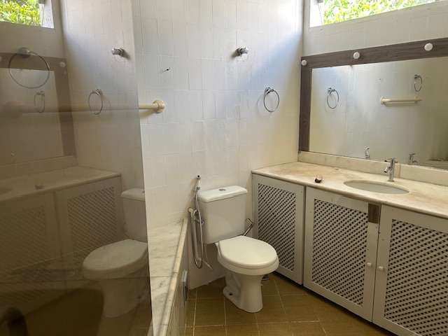Casa no Candeal com 4 quartos sendo 3 suítes, 398m² à venda por R$ 900.000,00