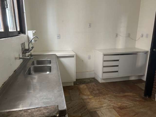 Casa no Candeal com 4 quartos sendo 3 suítes, 398m² à venda por R$ 900.000,00