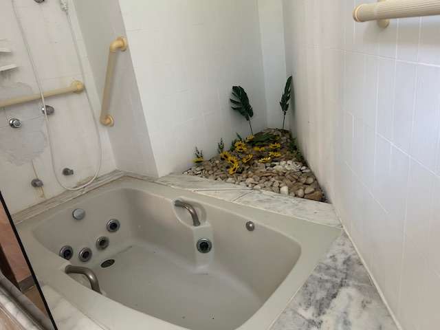 Casa no Candeal com 4 quartos sendo 3 suítes, 398m² à venda por R$ 900.000,00