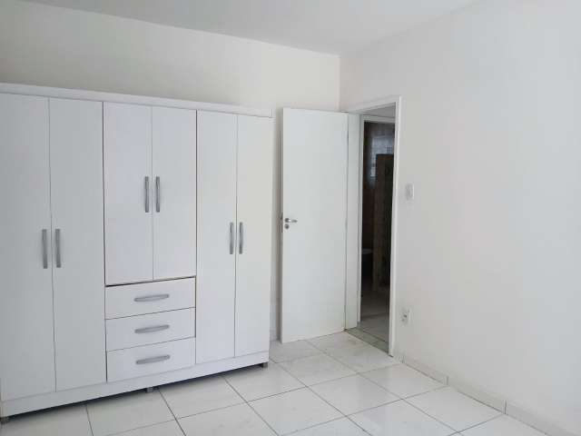 Apartamento com 2 quartos, 68 m² para alugar por R$ 2.400,00 - Ondina - Salvador/BA 