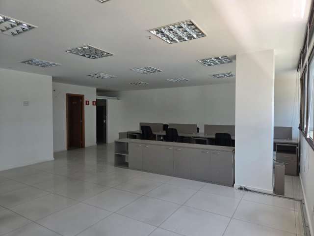 Sala com 111,00m²para alugar no Hangar Business por R$ 9.300,00 - Paralela- Salvador/BA 