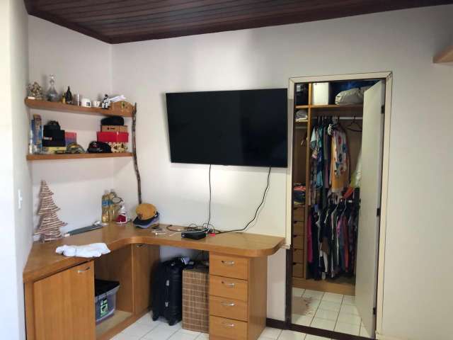 Casa em Itapuã com 3 quartos sendo 1 suíte, 102m² à venda por R$ 1.150.000,00