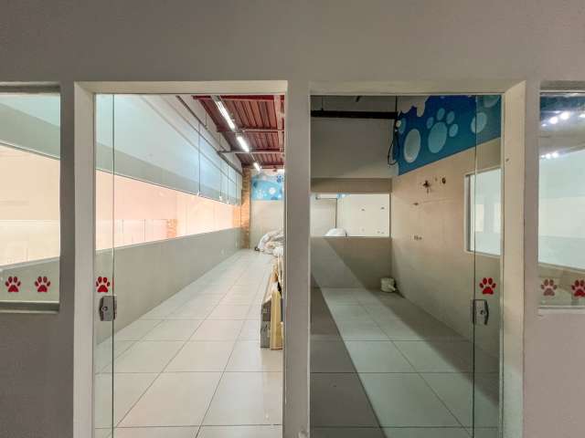 Loja com 697m² para alugar por R$ 40.000,00 - Caminho das Árvores, Salvador/BA  