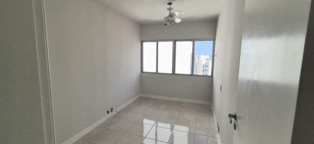 Apartamento com 4 quartos e 2 suítes, 198,00 m² para alugar por R$ 4.100,00, Pituba - Salvador/BA 