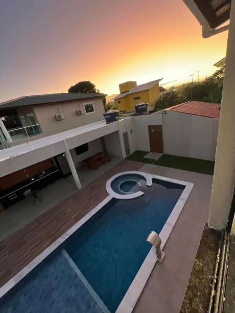 Casa com 5 quartos e 4 suítes, 496,00 m² à venda por R$ 799.000,00