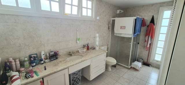 Casa com 4 quartos e 2 suítes, 230,00 m² para alugar por R$ 7.500,00 - Itaigara, Salvador/BA. 