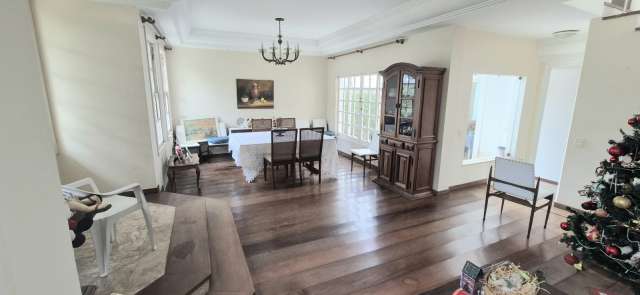 Casa com 4 quartos e 2 suítes, 230,00 m² para alugar por R$ 7.500,00 - Itaigara, Salvador/BA. 