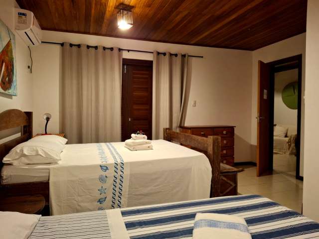 Casa em Vilas do Atlântico com 4 quartos sendo 2 suítes, 282m² à venda por R$ 1.900.000,00