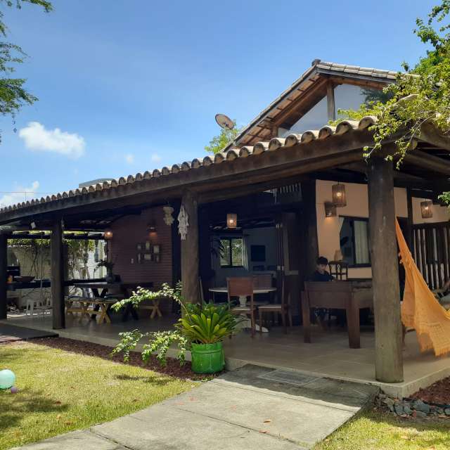 Casa em Vilas do Atlântico com 4 quartos sendo 2 suítes, 282m² à venda por R$ 1.900.000,00