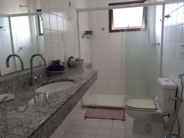 Casa em Vilas do Atlântico com 4 quartos sendo 2 suítes, 282m² à venda por R$ 1.900.000,00