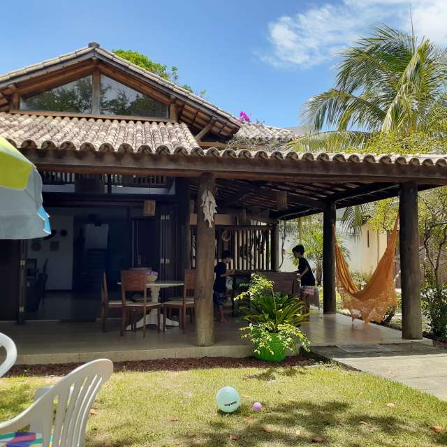 Casa em Vilas do Atlântico com 4 quartos sendo 2 suítes, 282m² à venda por R$ 1.900.000,00