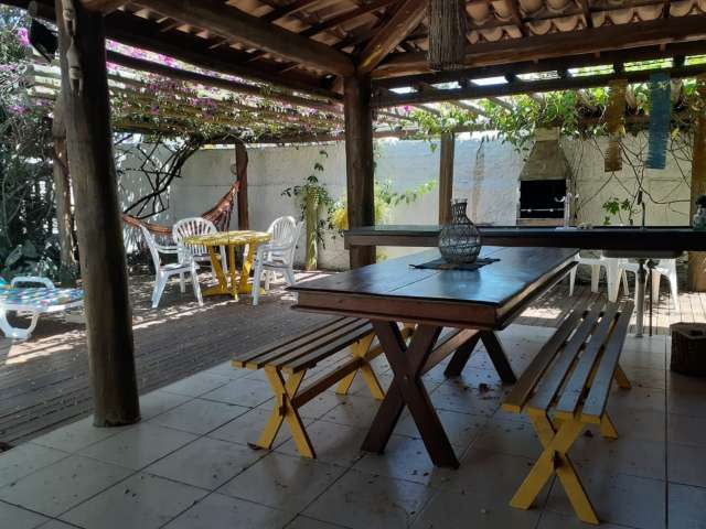 Casa em Vilas do Atlântico com 4 quartos sendo 2 suítes, 282m² à venda por R$ 1.900.000,00