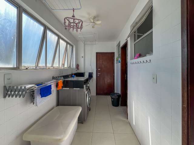 Cobertura na Graça com 7 quartos sendo 2 suítes, 416m² à venda por R$ 2.100.000,00