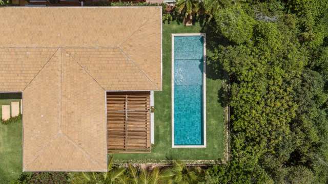 Casa em Praia do Forte com 6 suítes, 475m² à venda por R$ 7.800.000,00