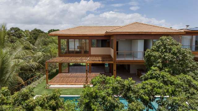 Casa em Praia do Forte com 6 suítes, 475m² à venda por R$ 7.800.000,00