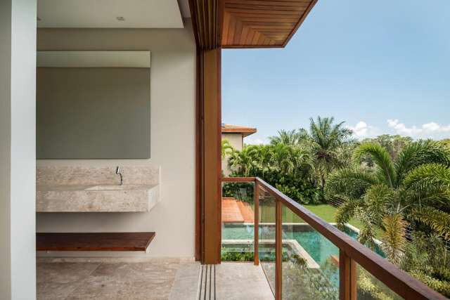 Casa em Praia do Forte com 6 suítes, 475m² à venda por R$ 7.800.000,00