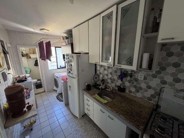 Apartamento no Rio Vermelho com 2 quartos sendo 1 suíte, 75m² à venda por R$ 399.000,00