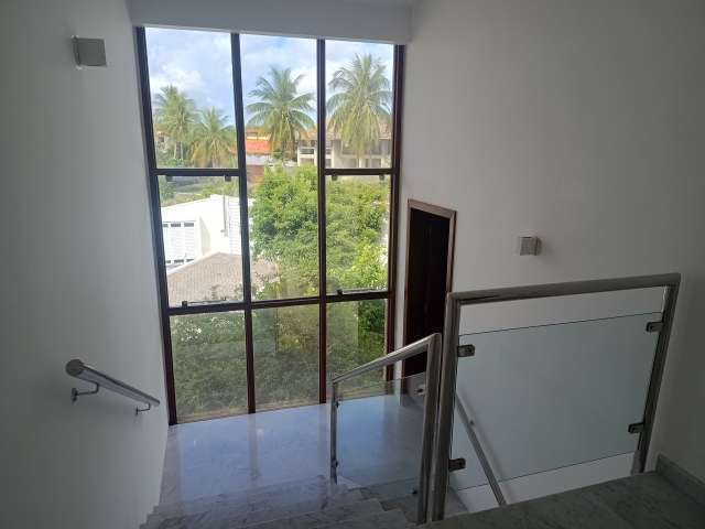 Casa em Piatã com 5 suítes, PORTEIRA FECHADA, 475m² à venda por R$ 5.500.000,00