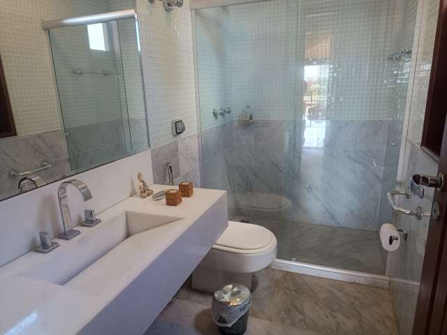 Casa em Piatã com 5 suítes, PORTEIRA FECHADA, 475m² à venda por R$ 5.500.000,00