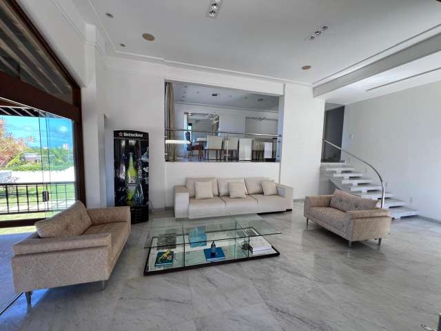 Casa no Condomínio Costa Verde  |  PORTEIRA FECHADA  |  5 suítes  |  475m²  |  R$ 4.500.000,00